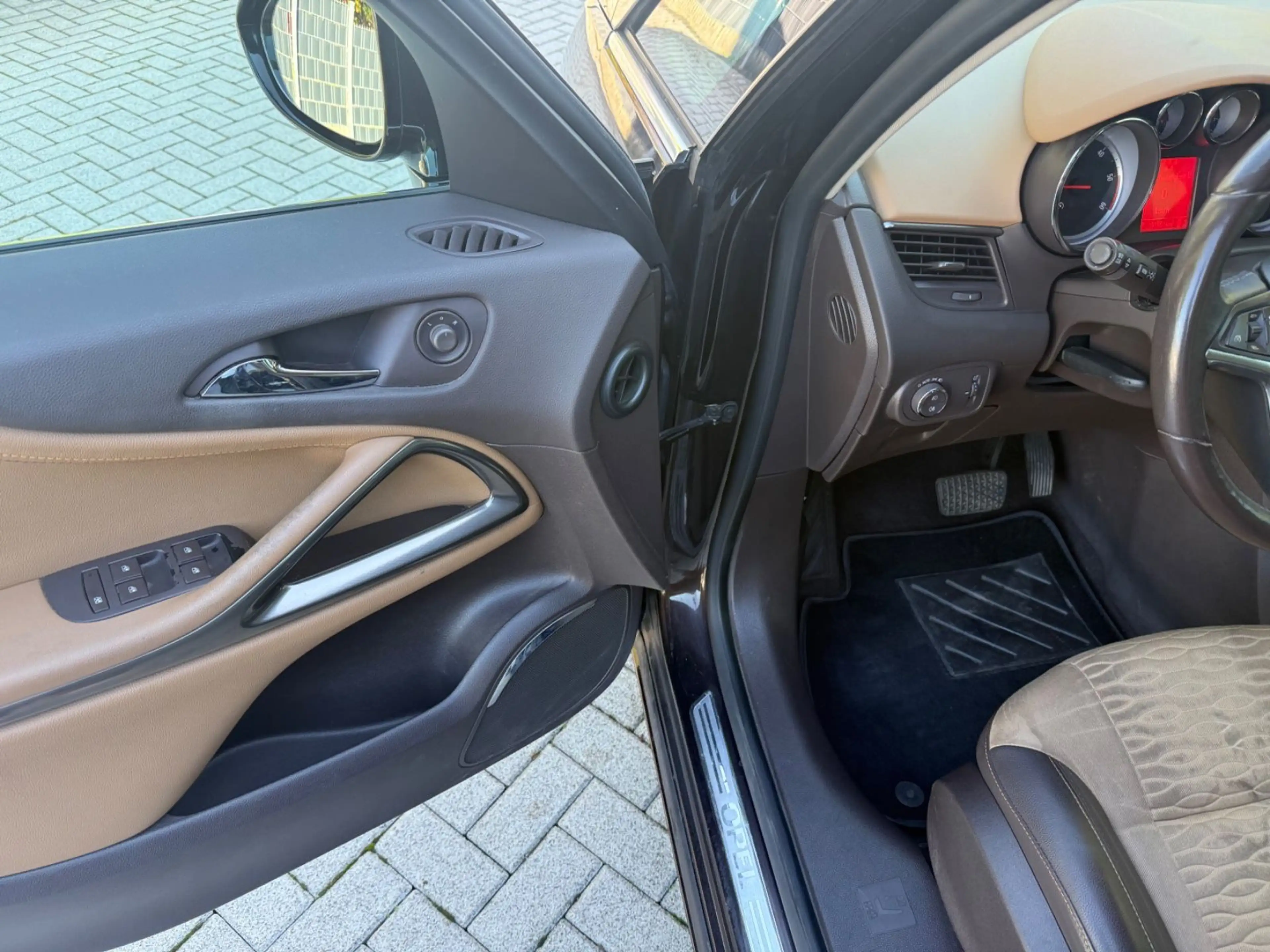 Opel Zafira C Tourer 2.0 CDTI Automatik Leder-7 Sitz — photo 10