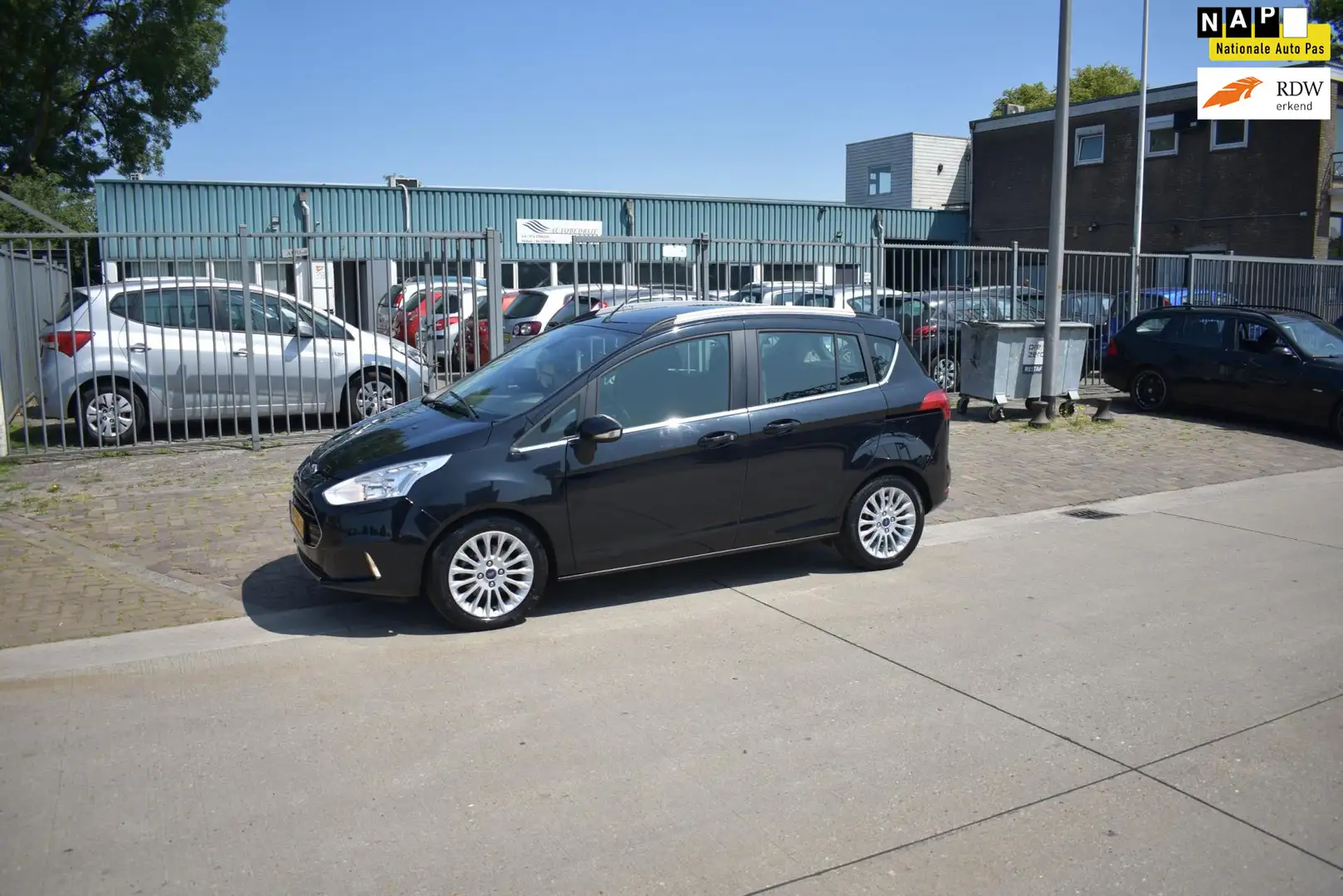 Ford B-Max 1.0 EcoBoost Titanium Zwart - 1