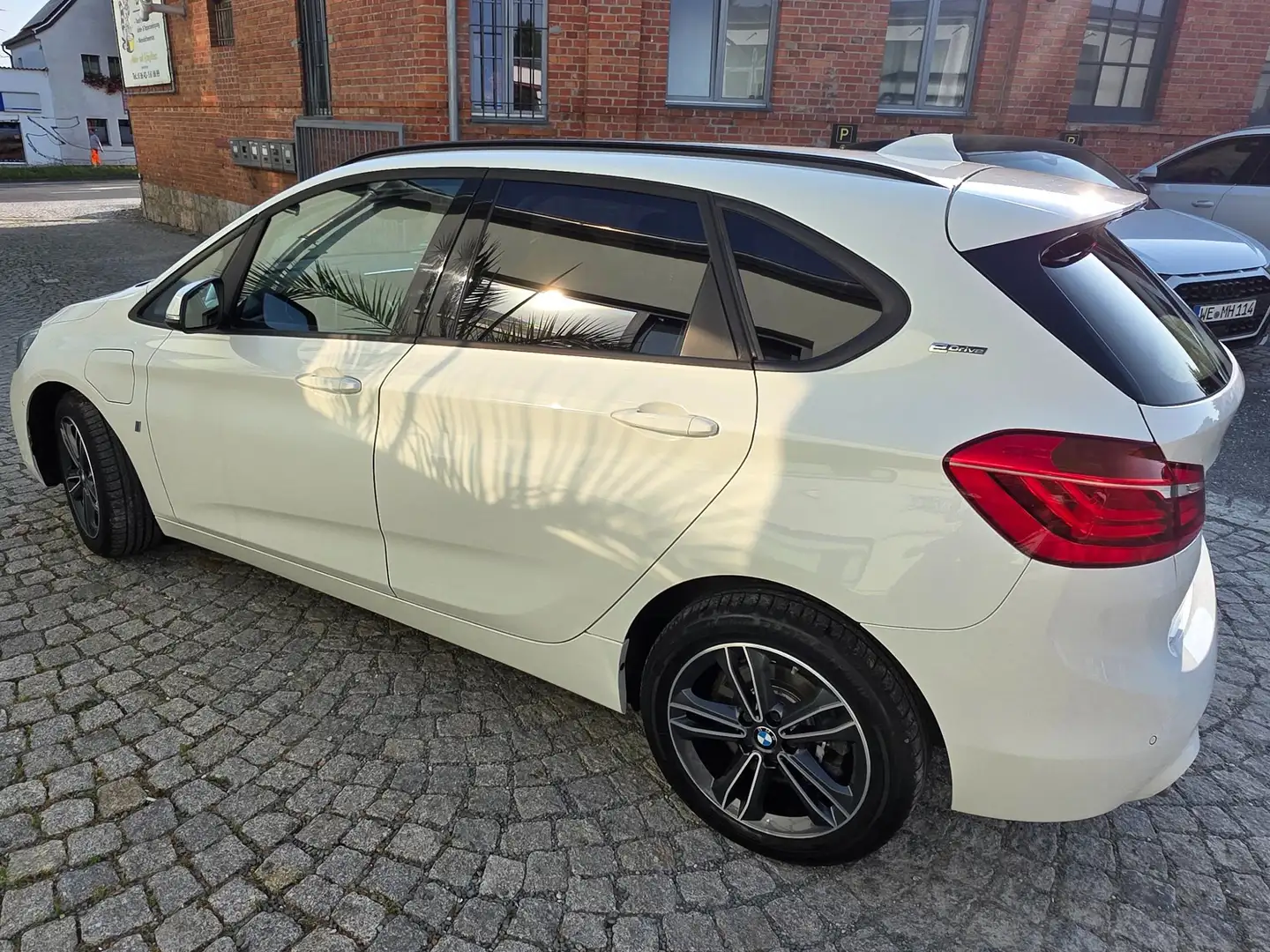 BMW 225 Active Tourer Hybrid 225xe iPerformance Sport Line Fehér - 1