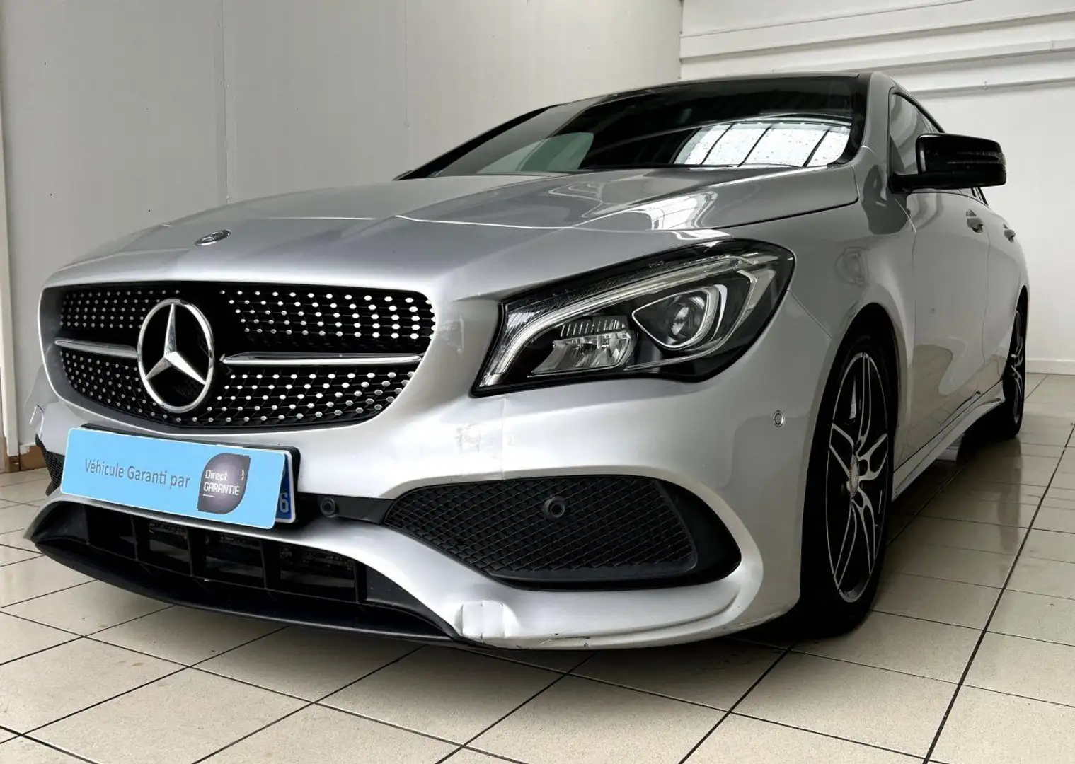 Mercedes-Benz CLA 180 I (C117) 180 Fascination 7G-DCT Gris - 1