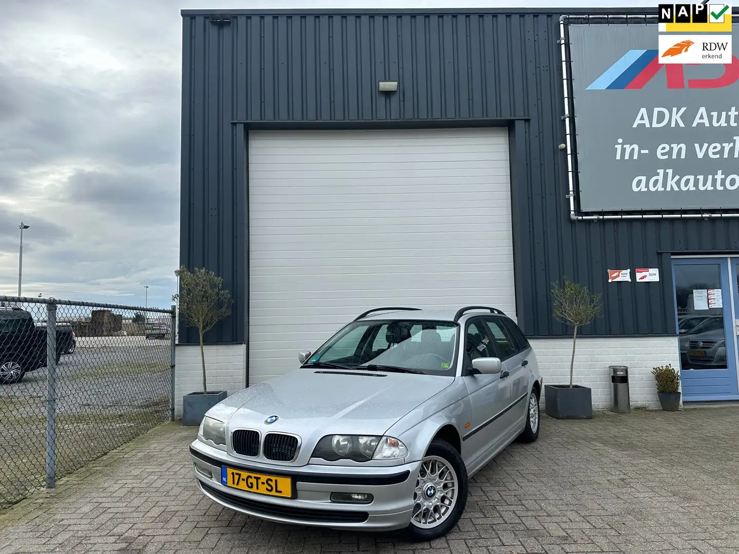 BMW 318 3-serie Touring 318i Executive CLIMA/CRUISE/PDC/LE Gris - 1