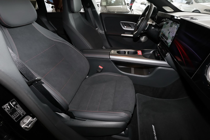 Mercedes-Benz CLA 250 + AMG MBUX+RüKam+M-LED+19 — photo 4