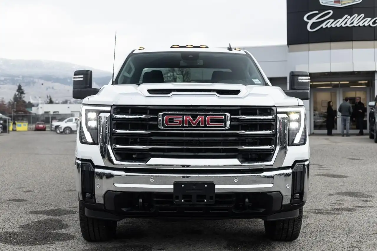 GMC Sierra 3500HD снимка GMC Sierra 3500HD