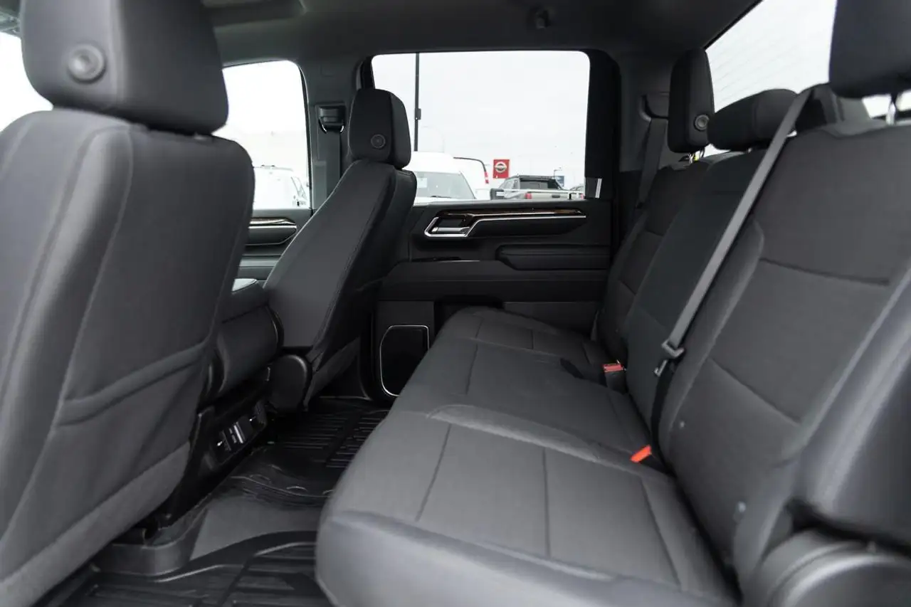 GMC Sierra 3500HD снимка GMC Sierra 3500HD