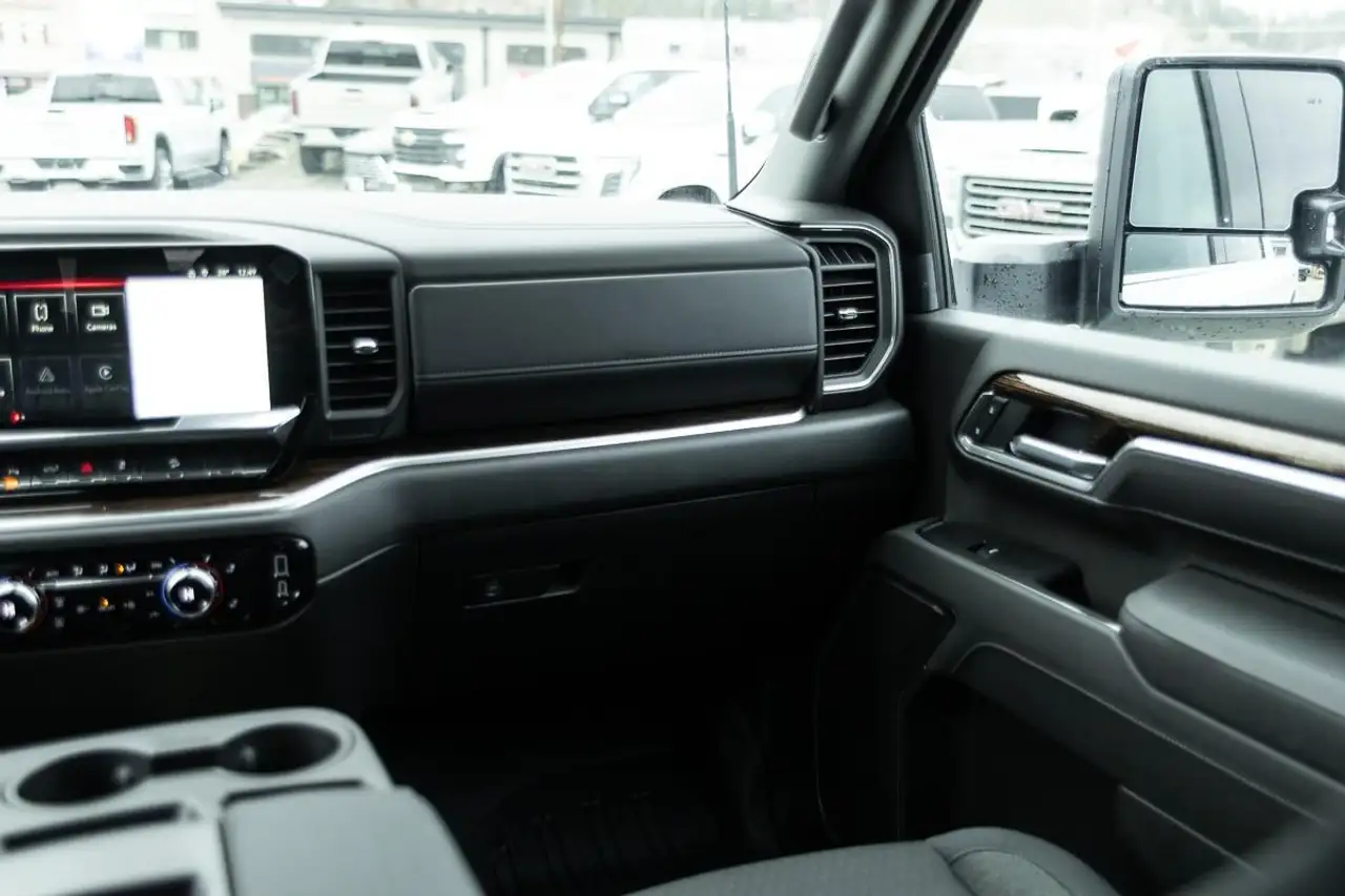 GMC Sierra 3500HD снимка GMC Sierra 3500HD