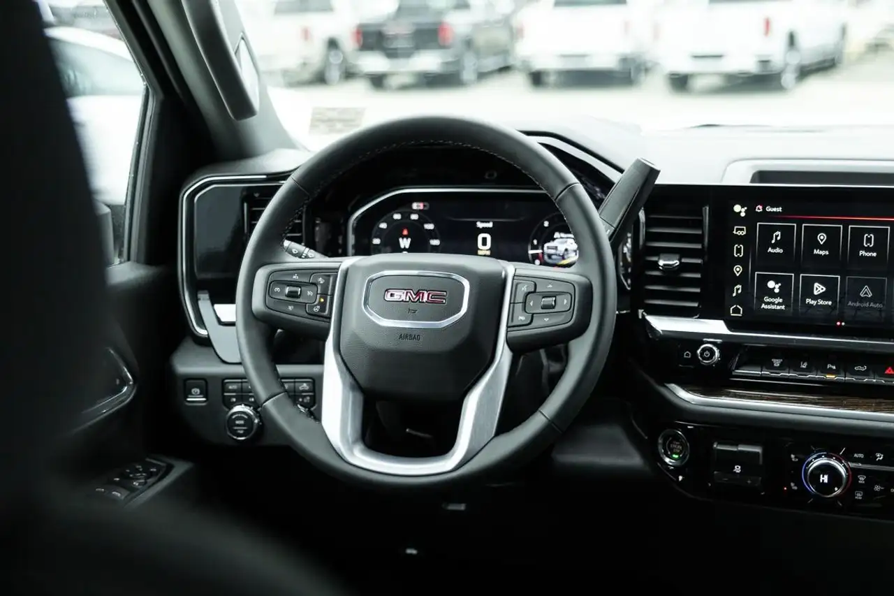GMC Sierra 3500HD снимка GMC Sierra 3500HD
