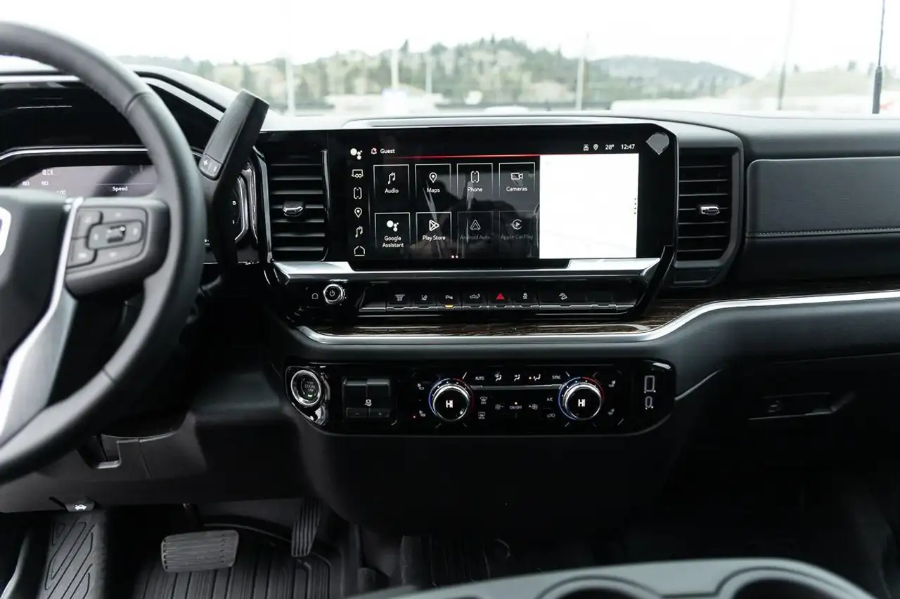 GMC Sierra 3500HD снимка GMC Sierra 3500HD