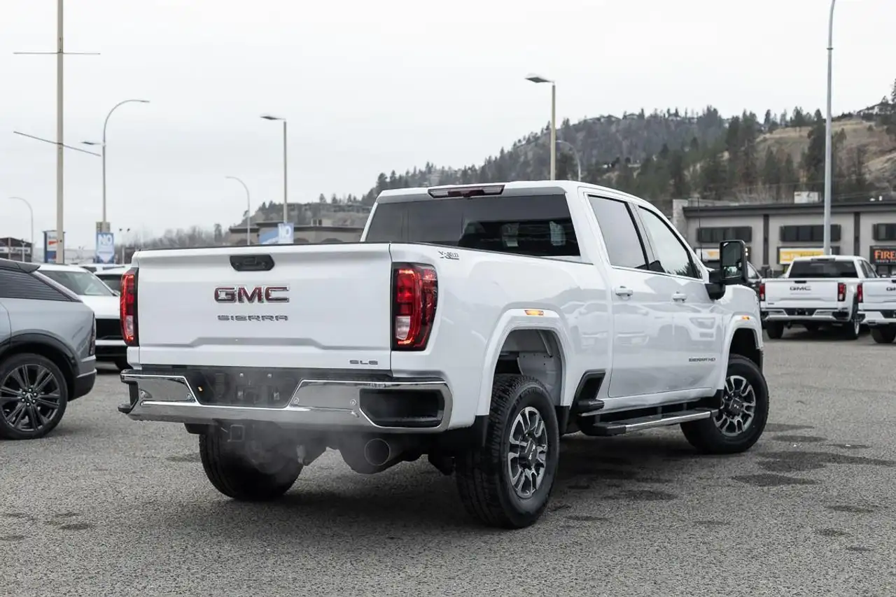 GMC Sierra 3500HD снимка GMC Sierra 3500HD