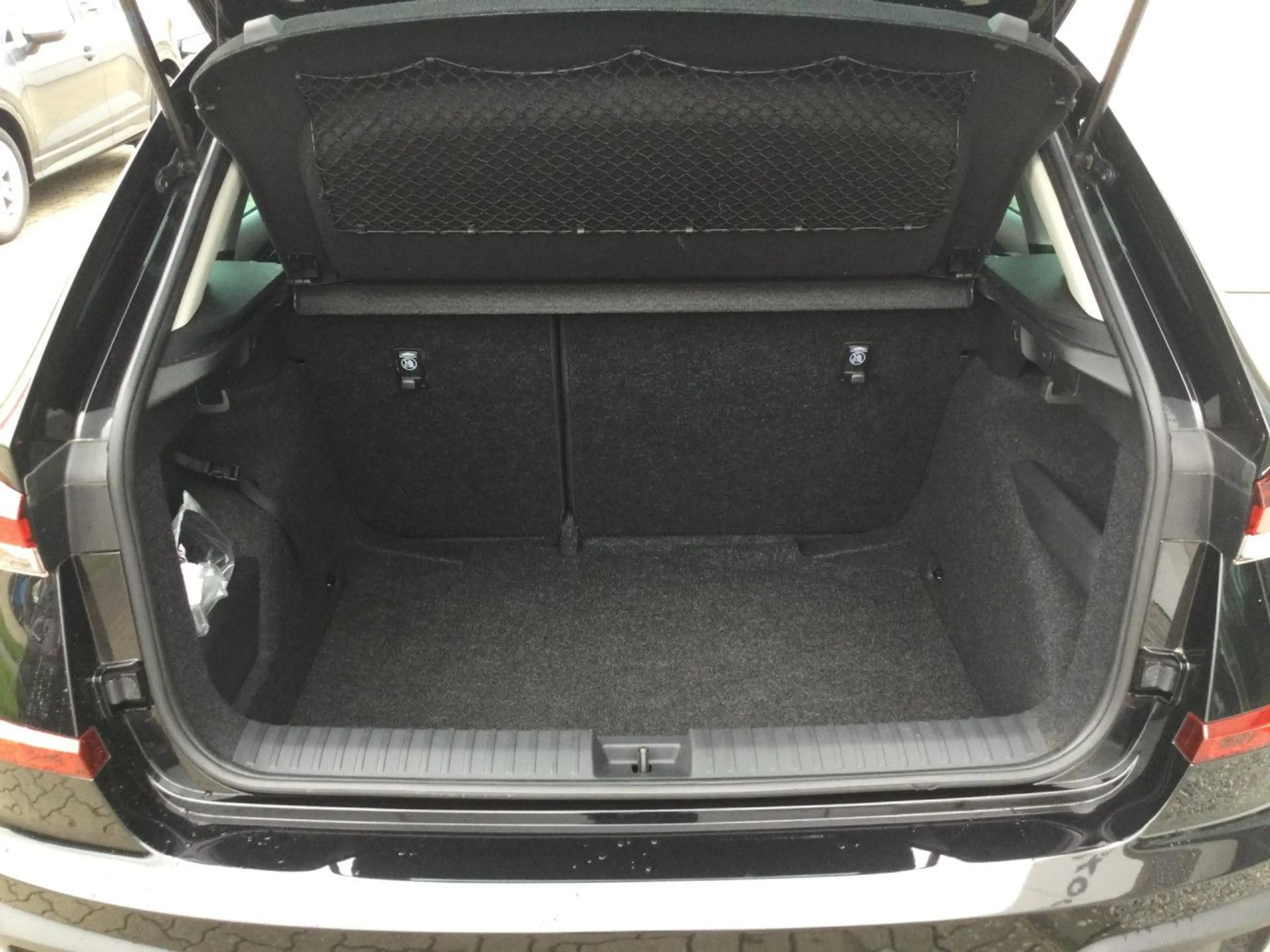 Skoda Kamiq 1.0 TSI DSG Selection LED ACC APP Kamera — photo 6
