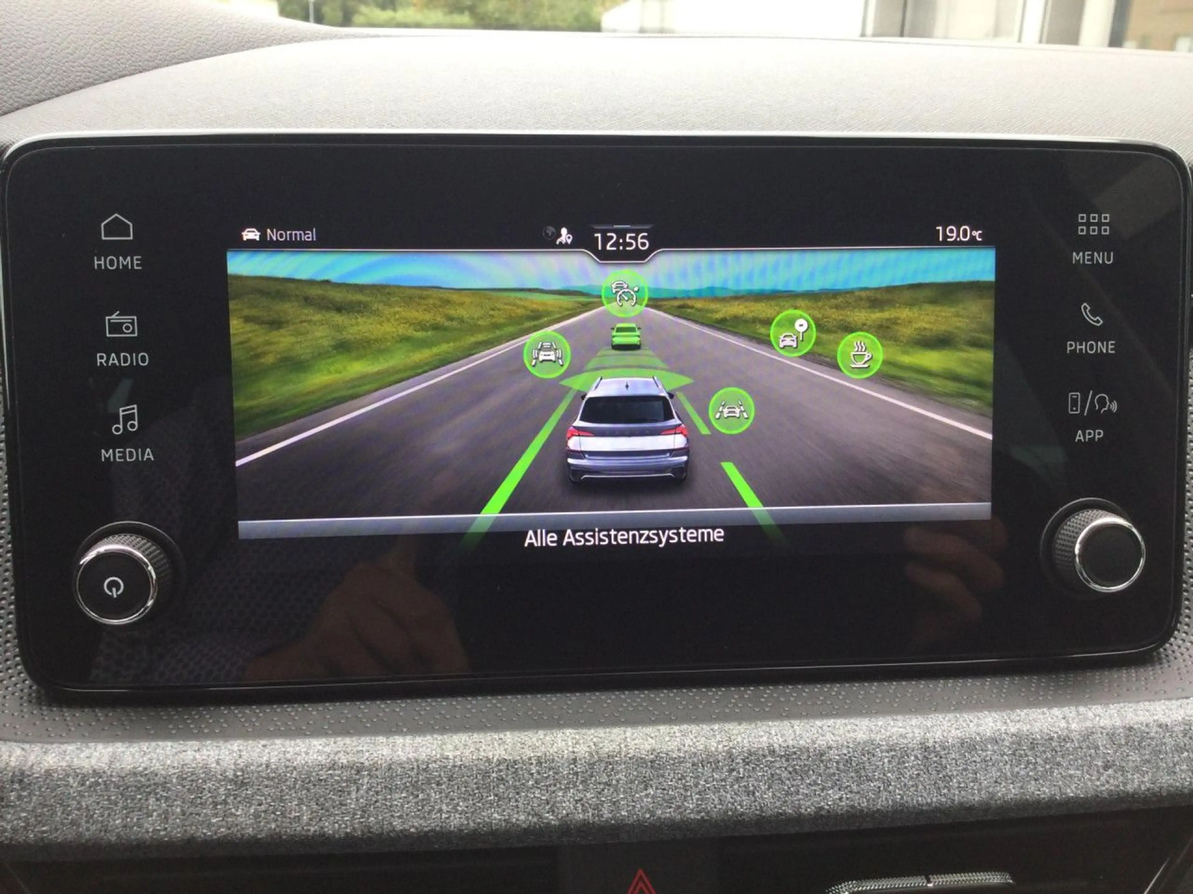 Skoda Kamiq 1.0 TSI DSG Selection LED ACC APP Kamera — photo 8