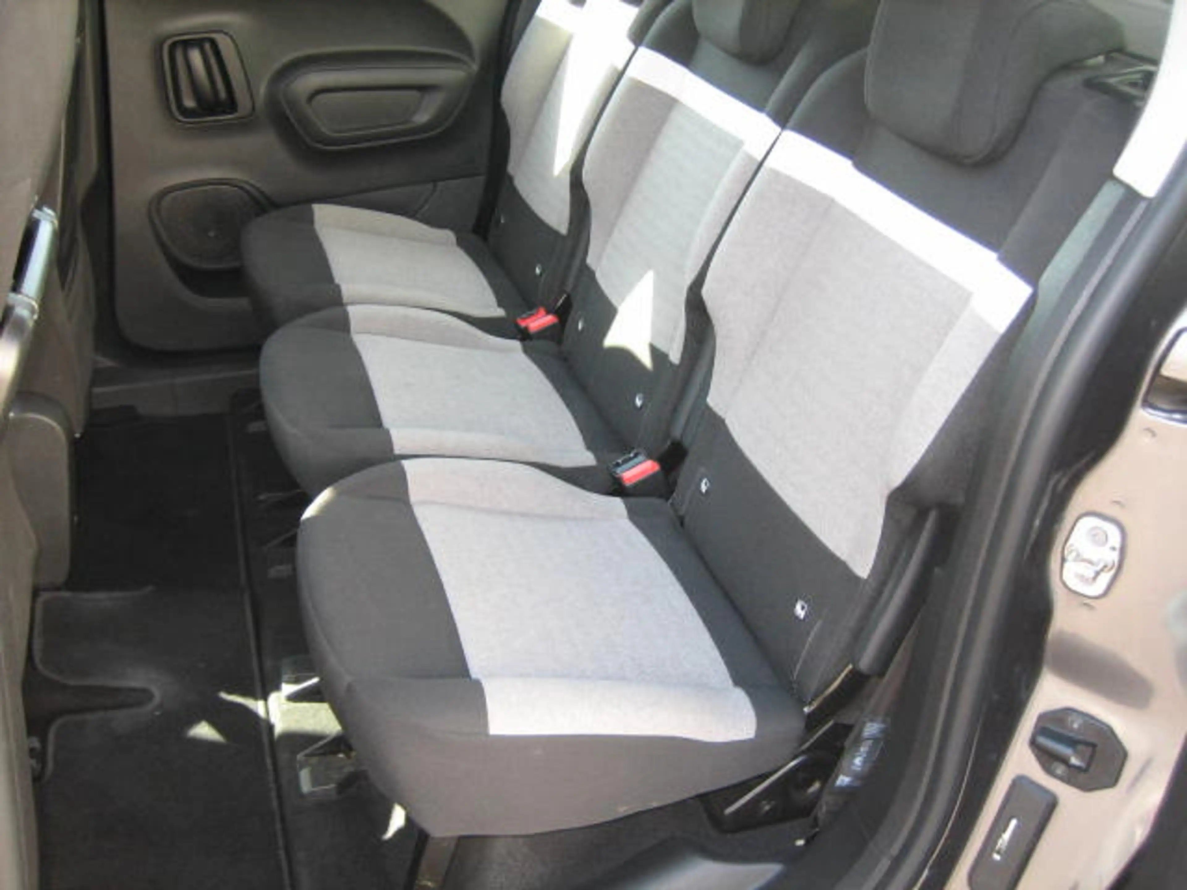 Citroen Berlingo Feel M Kamera SHZ — photo 6