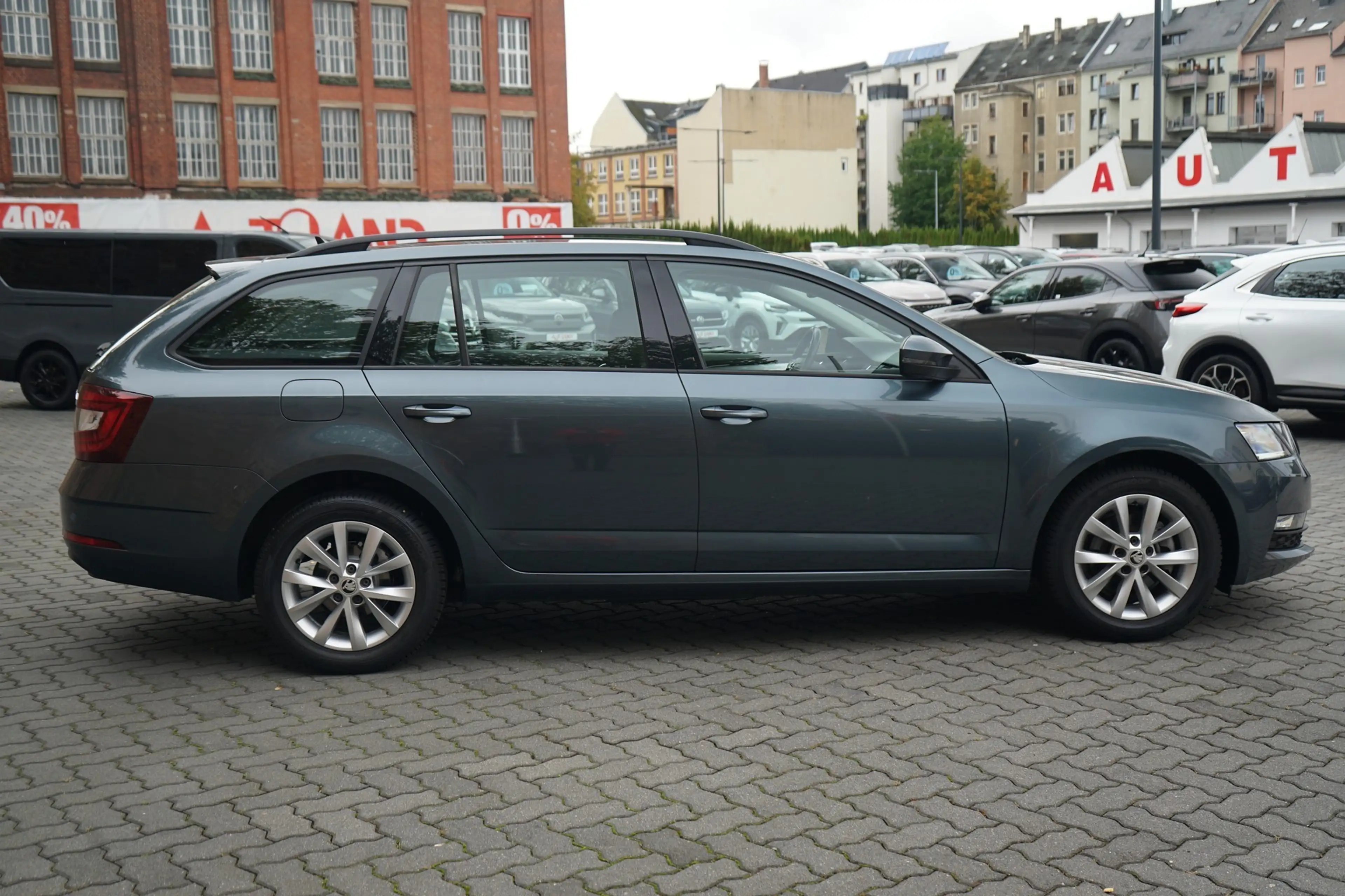 Skoda Octavia Combi 1.5 16V TSI Ambition ACC LED PDC — photo 6