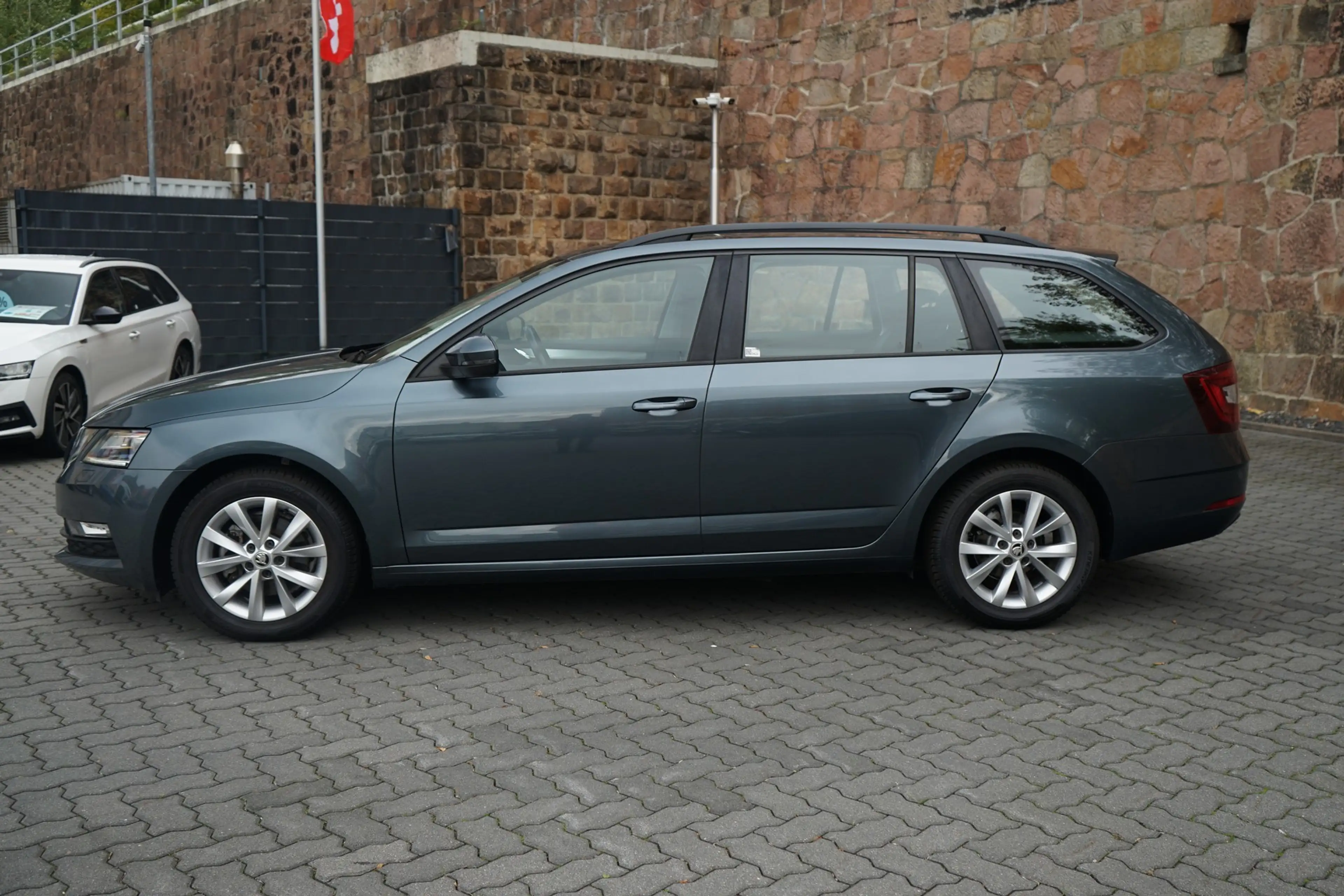 Skoda Octavia Combi 1.5 16V TSI Ambition ACC LED PDC — photo 2