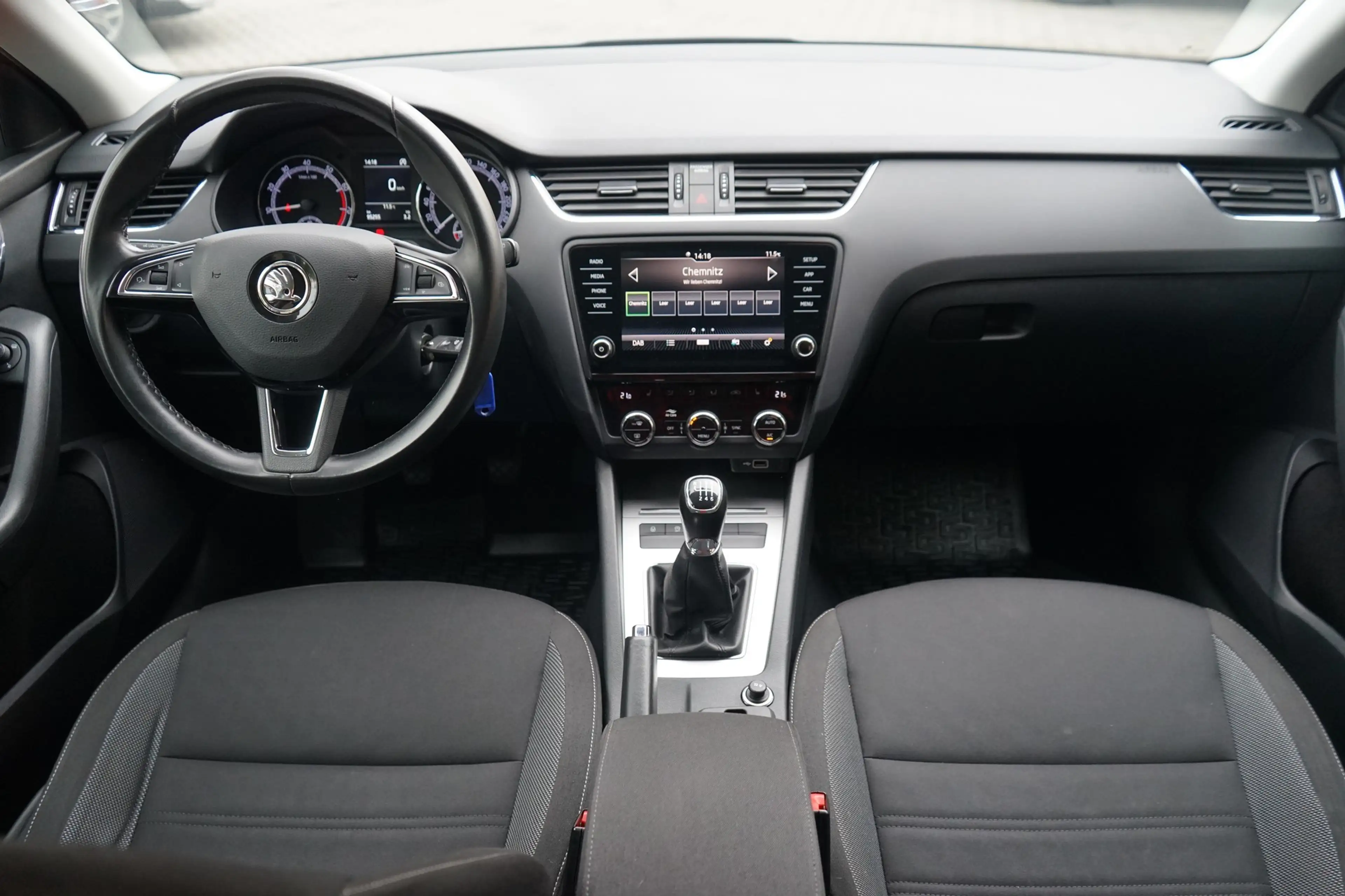 Skoda Octavia Combi 1.5 16V TSI Ambition ACC LED PDC — photo 9
