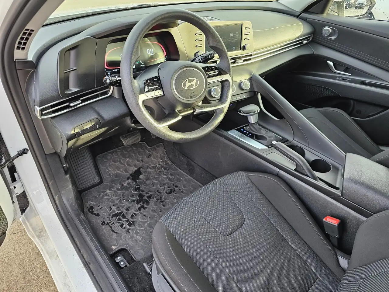 Hyundai ELANTRA снимка Hyundai ELANTRA