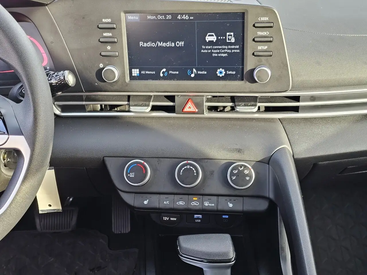 Hyundai ELANTRA снимка Hyundai ELANTRA