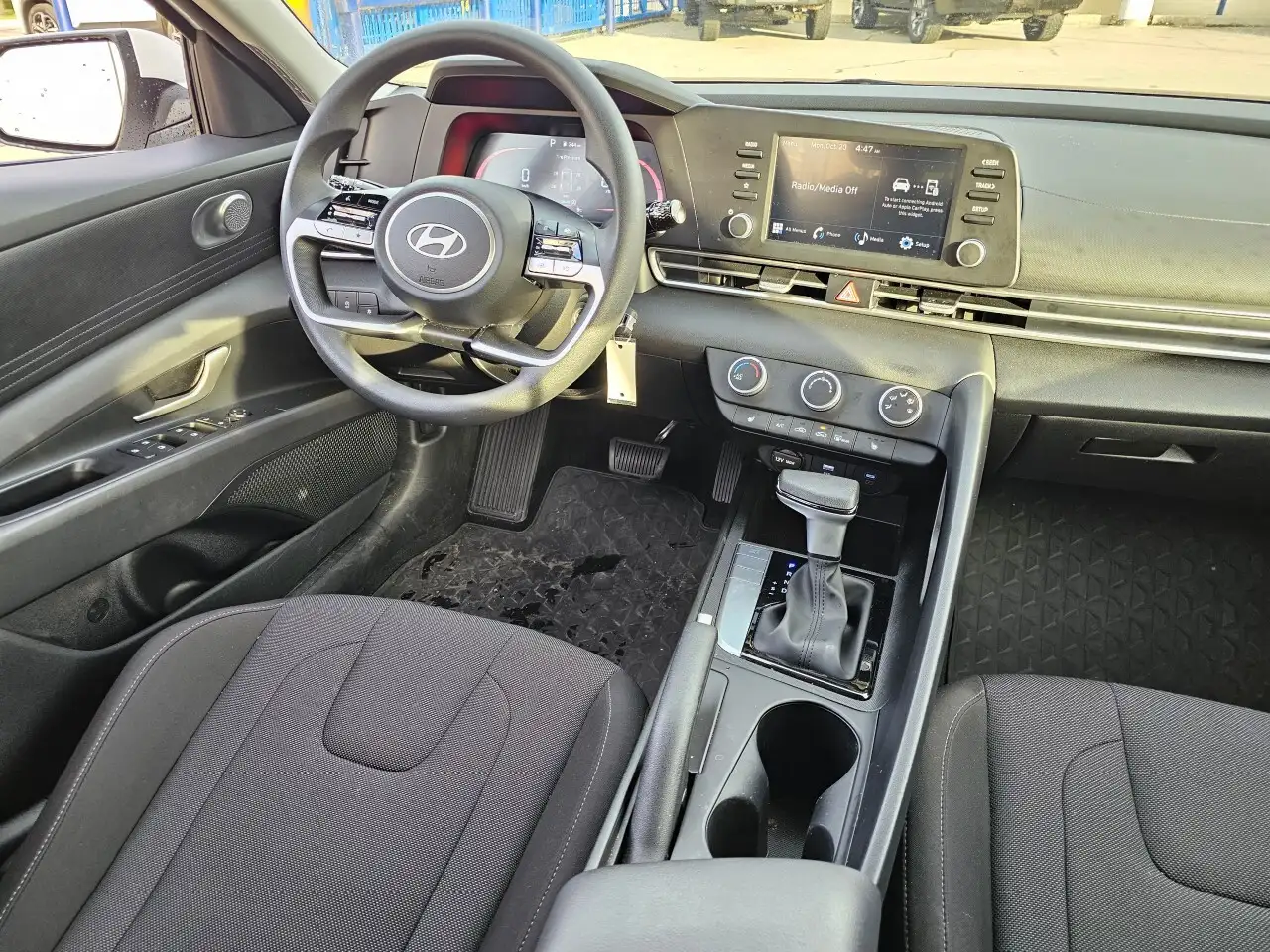 Hyundai ELANTRA снимка Hyundai ELANTRA