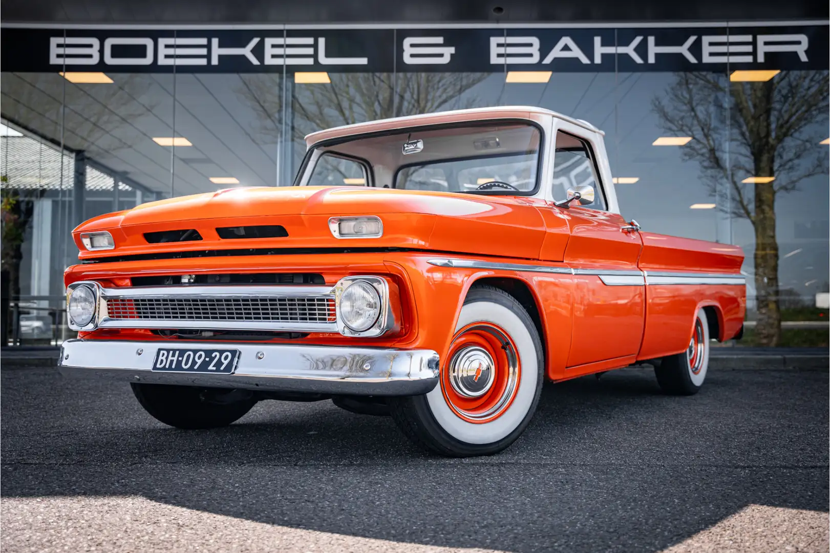 Chevrolet C 10 "ORANGE TWIST" V8 **Volledig gerestaureerd** Оранжевий - 1