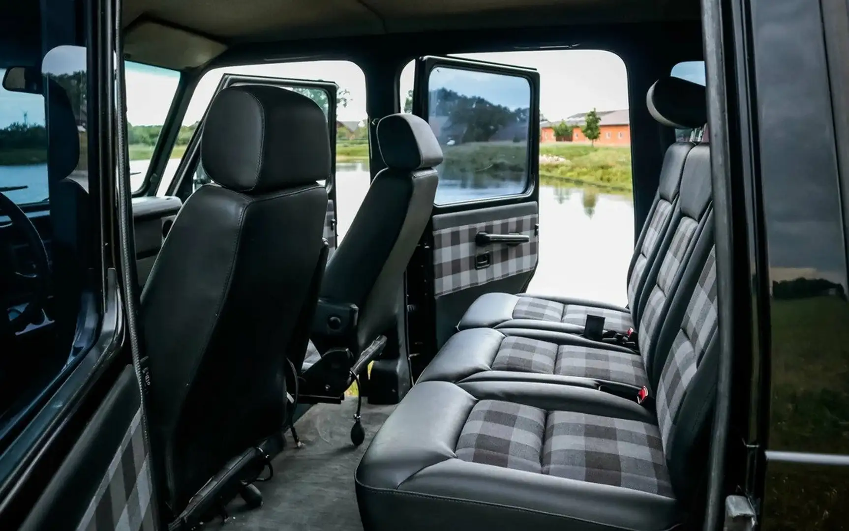 Mercedes-Benz G 250 W460 GD - 2