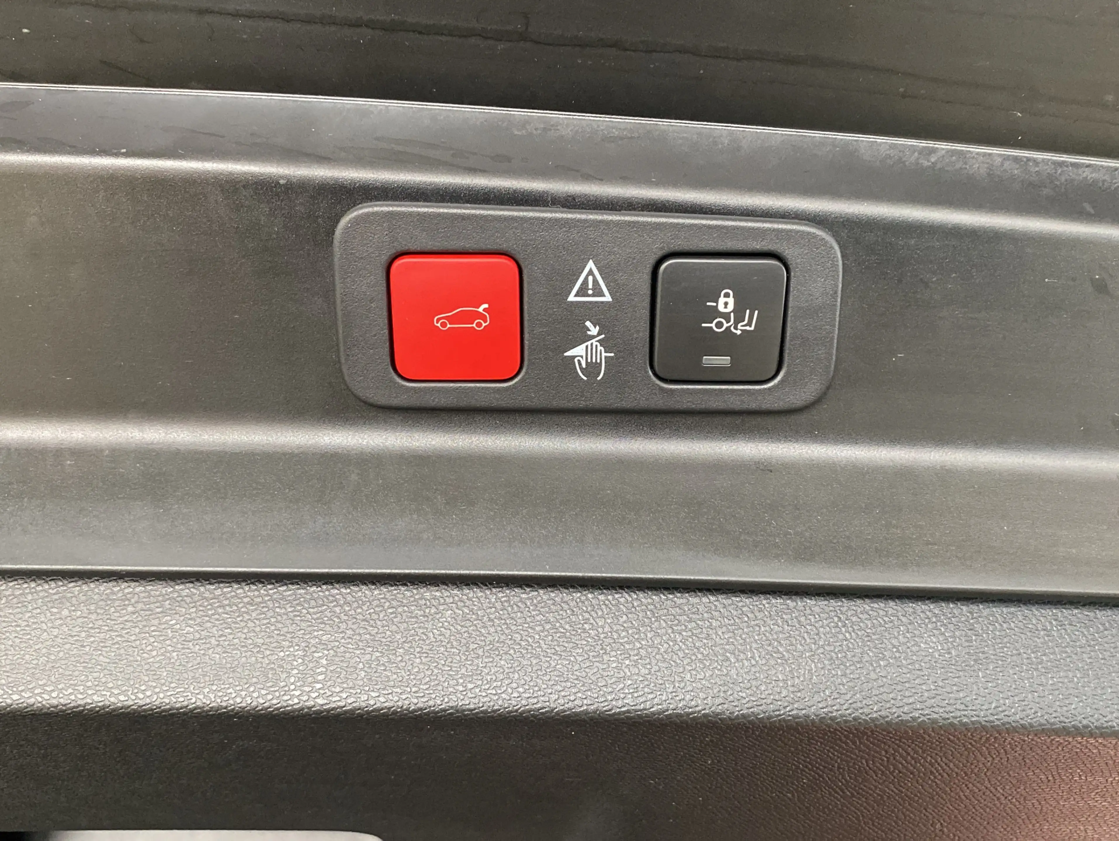Peugeot 5008 GT Facelift*Navi*ACC*Kamera*7Sitze* — photo 12