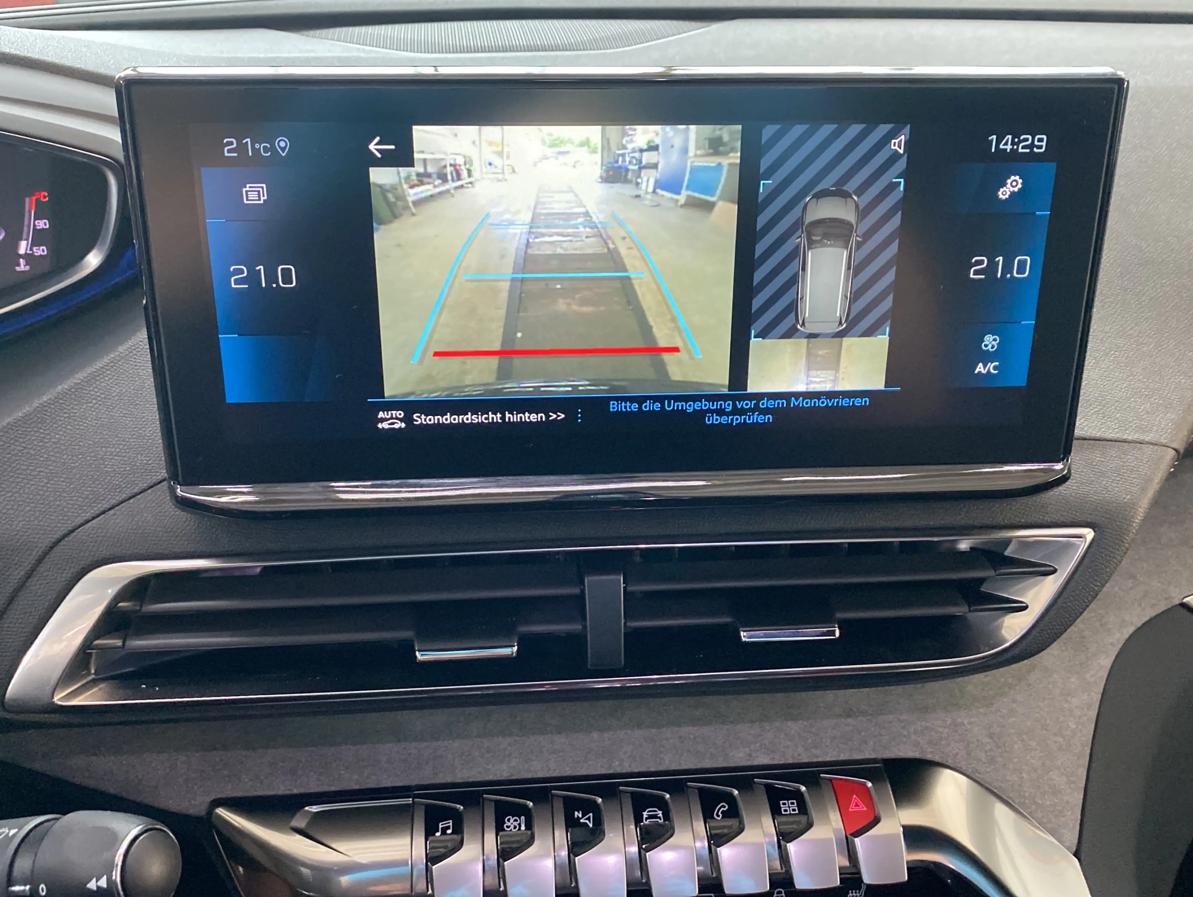 Peugeot 5008 GT Facelift*Navi*ACC*Kamera*7Sitze* — photo 4