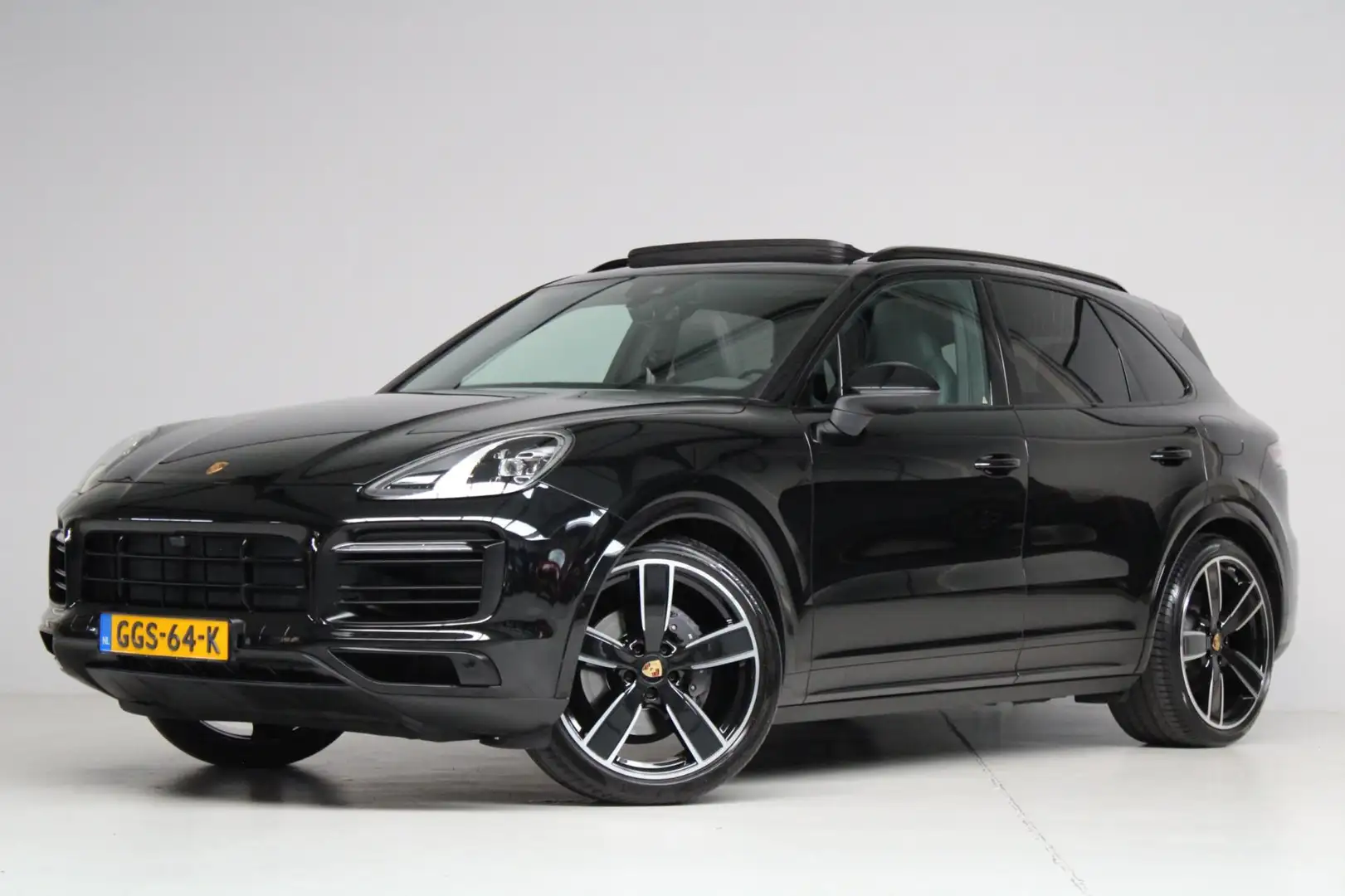 Porsche Cayenne 3.0 E-Hybrid SportDesign | panoramadak | achterasb Noir - 1