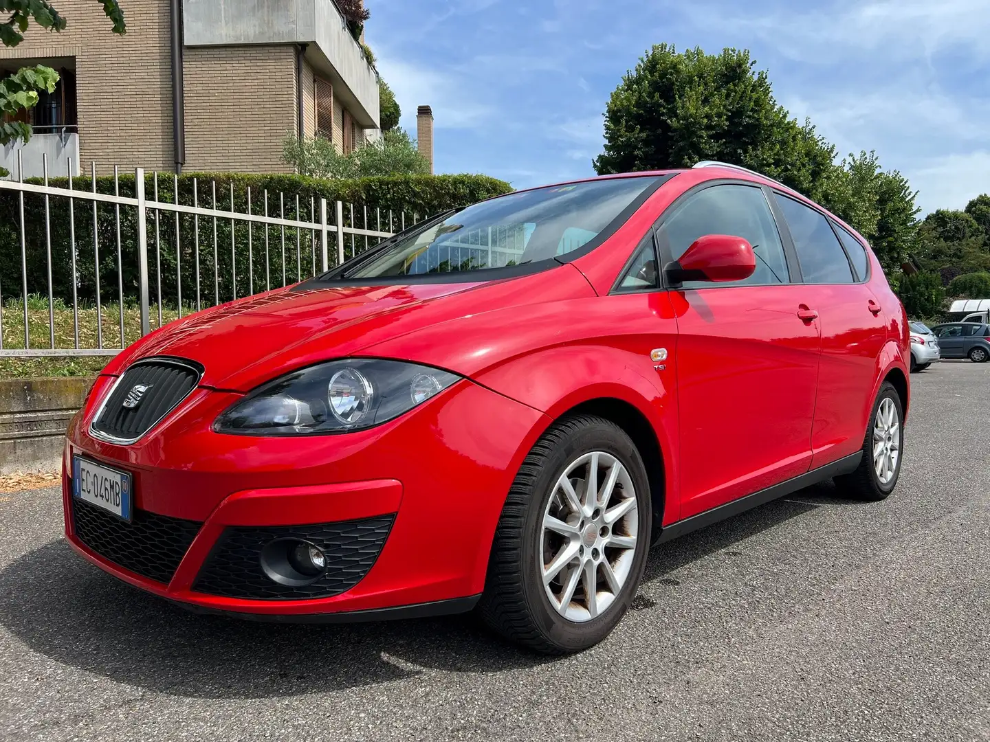 SEAT Altea XL Altea XL 1.2 tsi Style Euro 5 ok neopatentati Rouge - 1