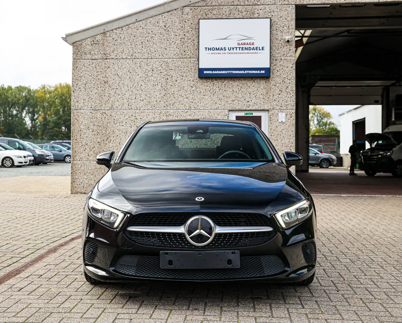 Mercedes-Benz A 180 AUTOMAAT*NIEUWSTAAT*HALF-LEDER*ACHTERUITRIJCAMERA* Noir - 2