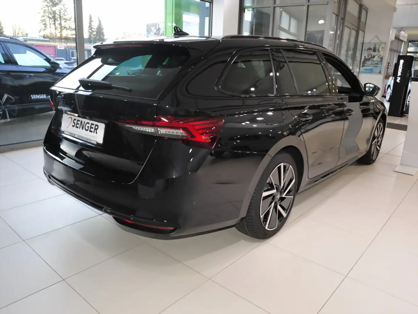 Skoda Octavia 1.5 TSI Sportline Nav Pano Matrix AHK Schwarz - 2