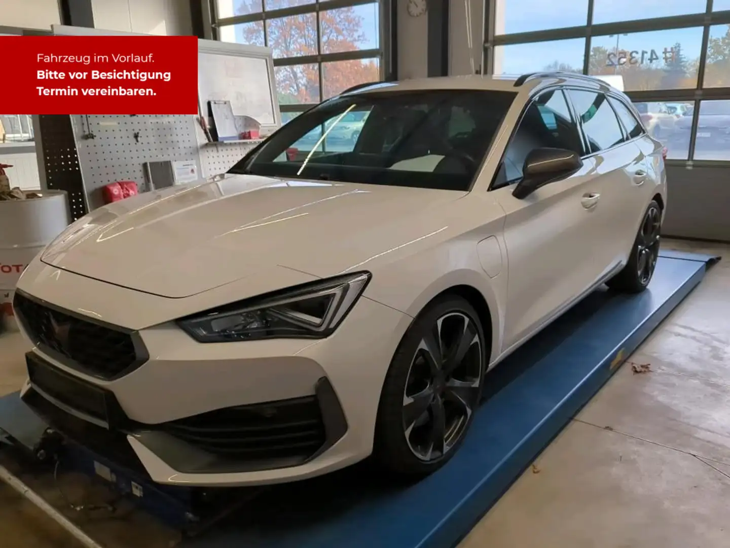 SEAT Leon 1.4 TSI DSG VZ e-Hybrid Navi LED AHK Weiß - 2