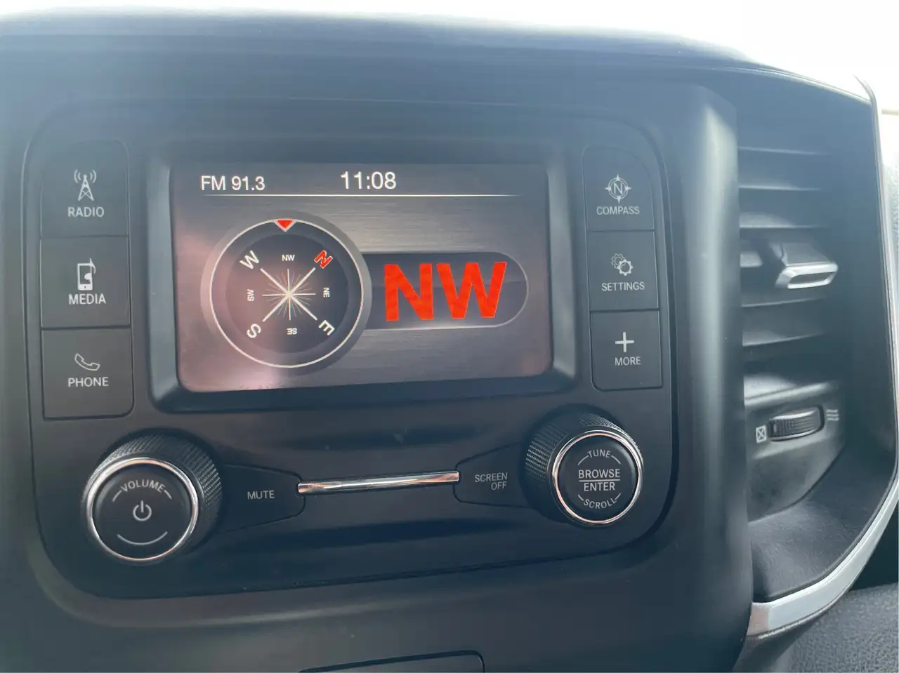 RAM 2500 снимка RAM 2500