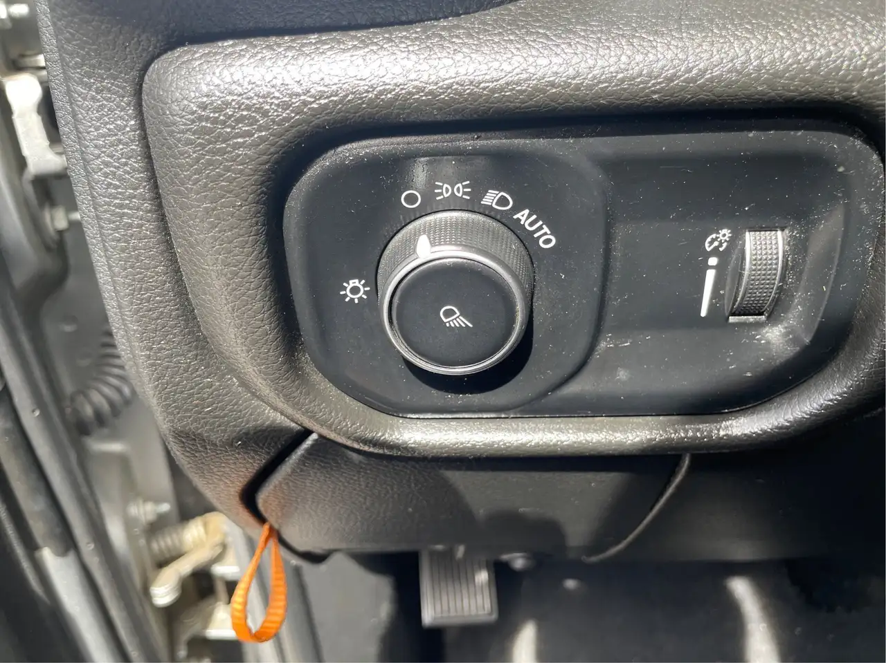 RAM 2500 снимка RAM 2500