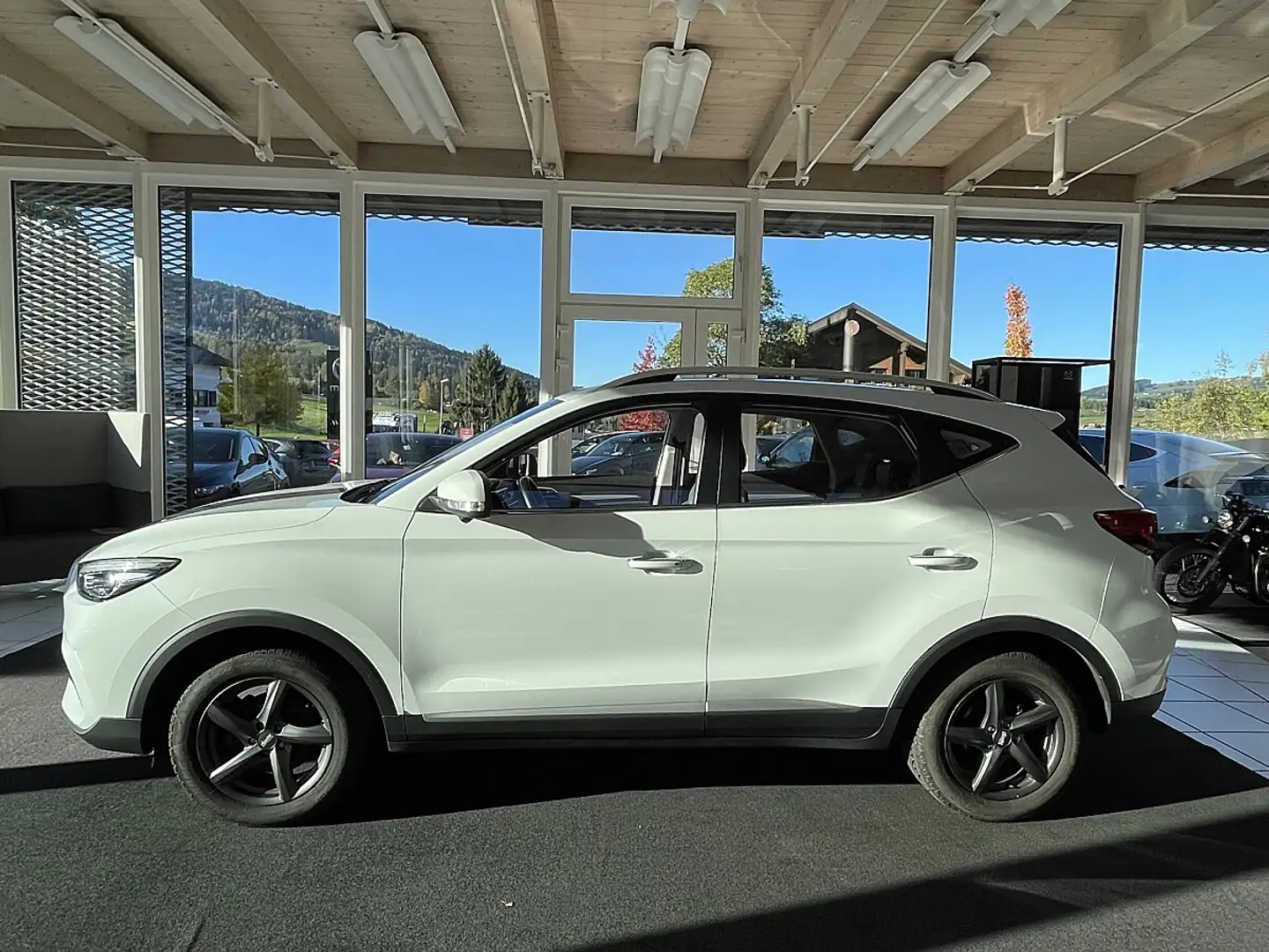 MG ZS 1.0T-GDI Luxury Weiß - 2