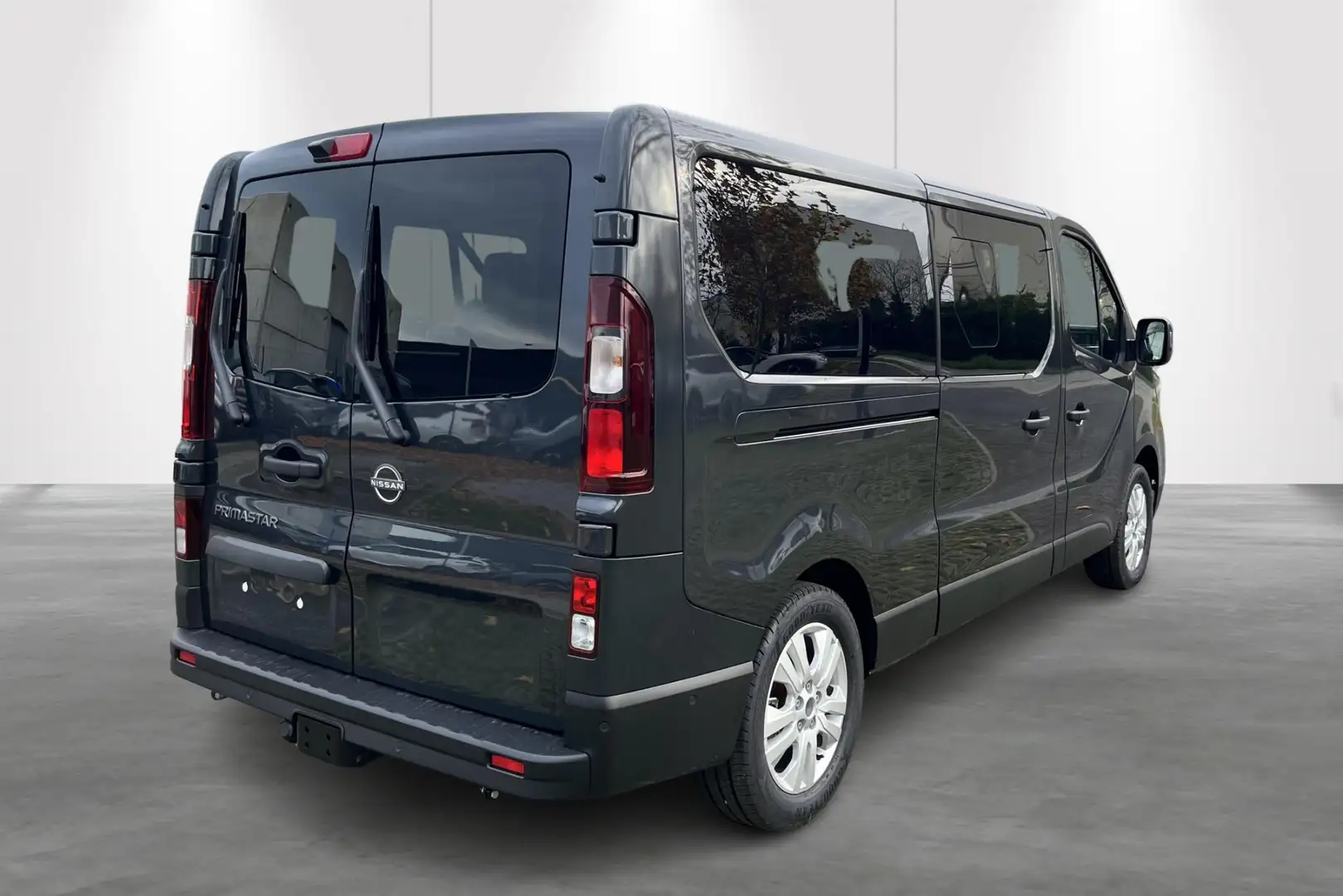 Nissan Primastar L2H1 2.0 dCi 150 Tekna 3.0T aut. stockwagen! Grijs - 2