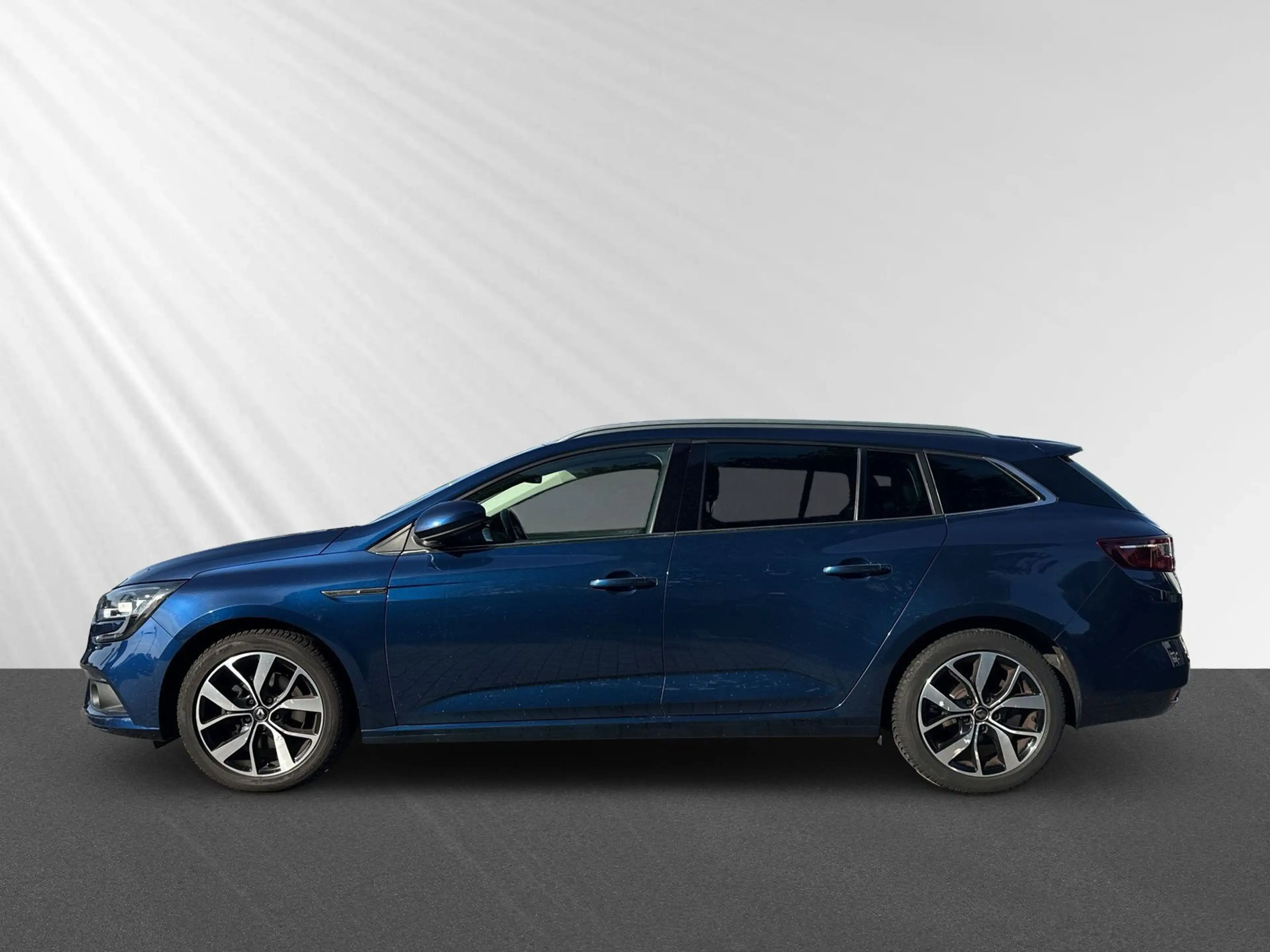 Renault Megane MEGANE IV GRANDTOUR 1.3 160 BOSE+MASSAGE+ANHÄNGE — photo 3