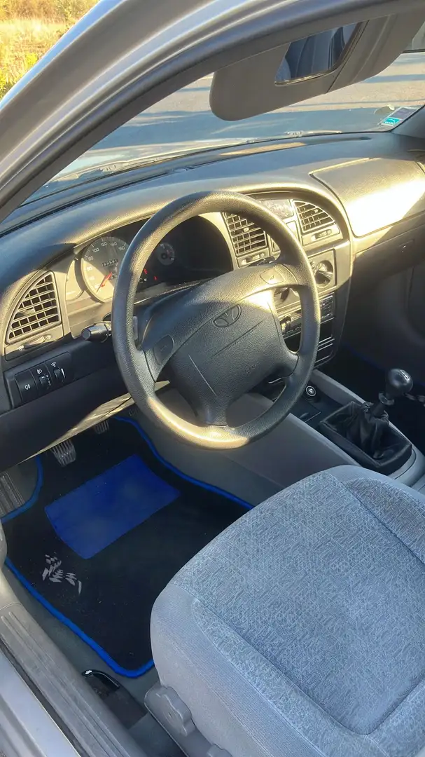 Daewoo Nubira Nubira 1.6i SE Grau - 1