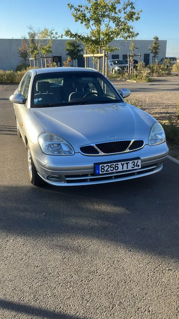 Daewoo Nubira Nubira 1.6i SE Grau - 2