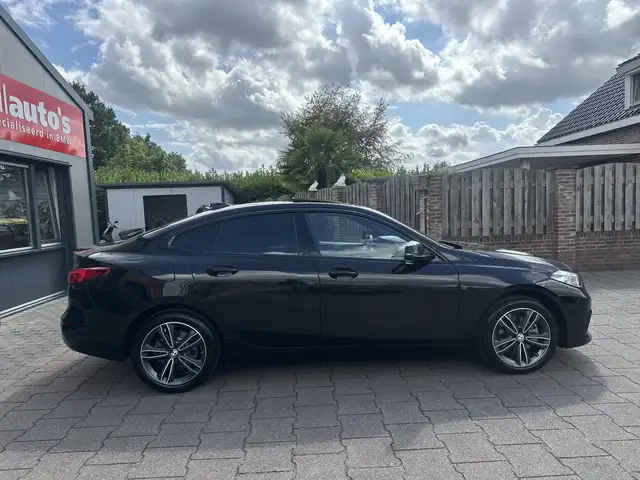 BMW 2 Series view 16