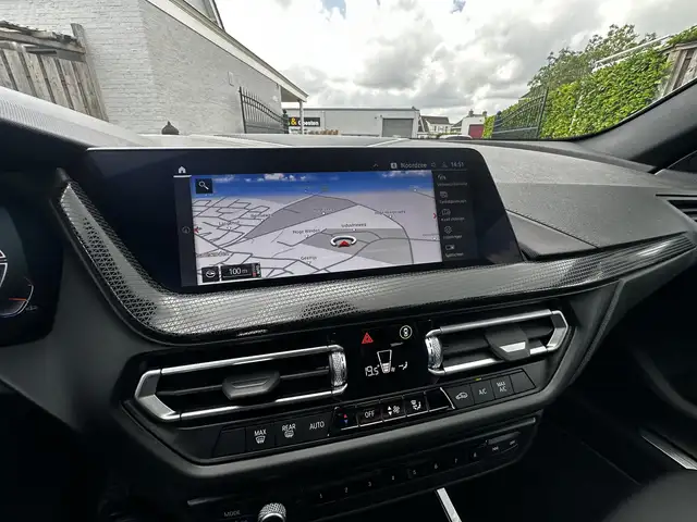 BMW 2 Series view 9