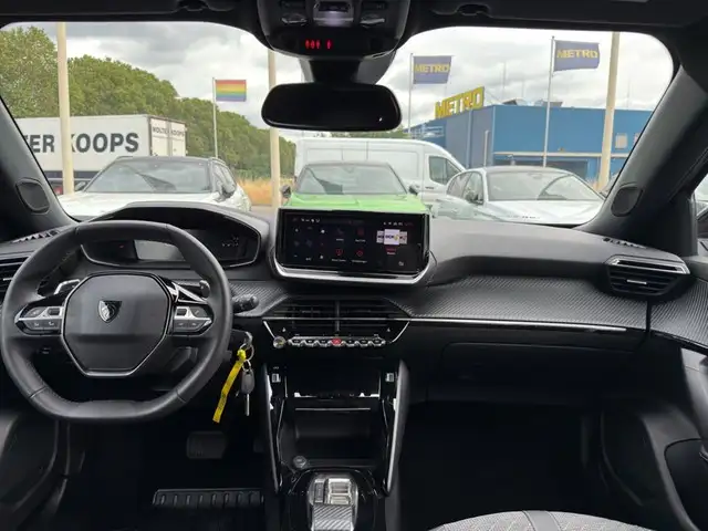 Peugeot 2008 view 10