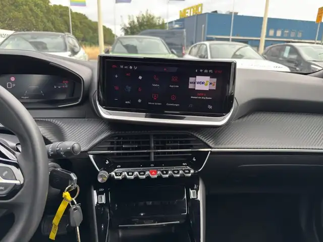 Peugeot 2008 view 12