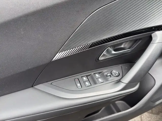 Peugeot 2008 view 14
