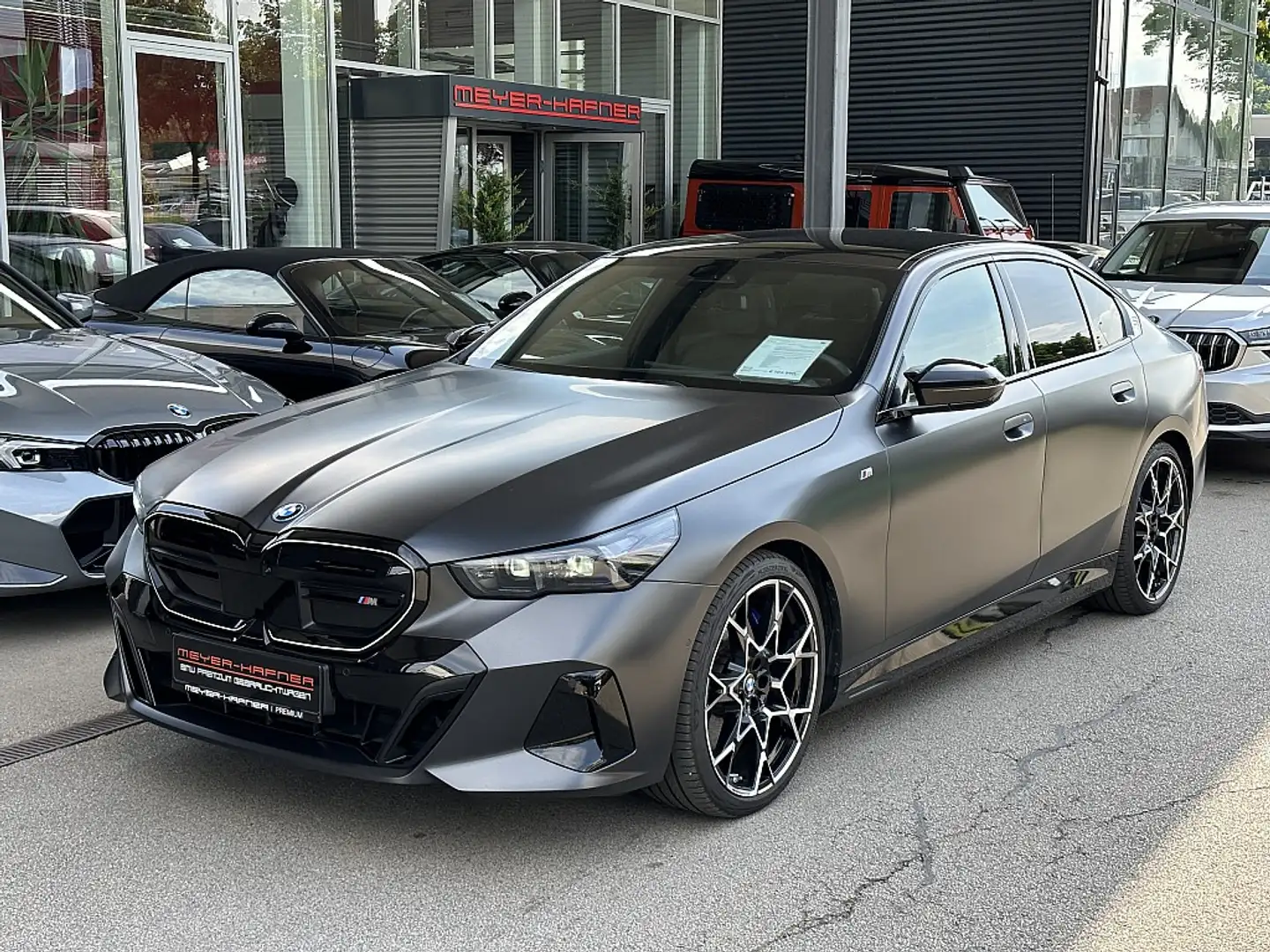 BMW i5 M60 xDrive 81,2kWh M-Sport Paket PRO, Frozen Gr... Grau - 1