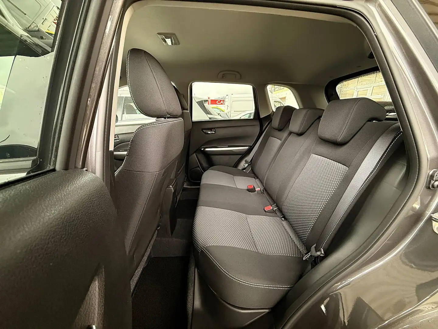 Suzuki Vitara 1,4 Hybrid ALLGRIP shine Aut. MY25 / 110PS Rot - 2