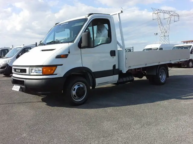 Iveco Daily 35C10 2.3 HPI 3 POSTI CASSONE FISSO 4,50 X 2,20