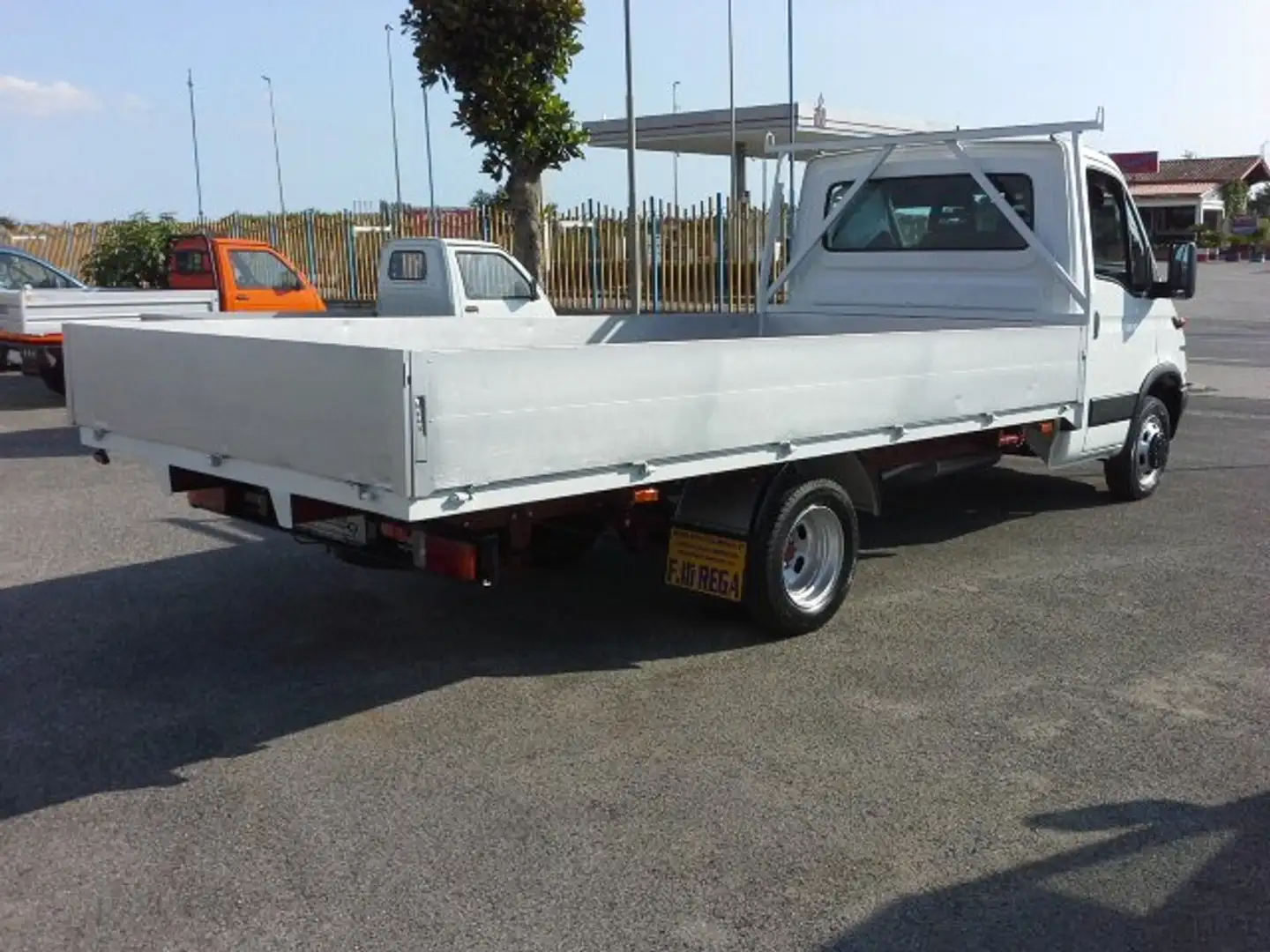 Iveco Daily 35C10 2.3 HPI 3 POSTI CASSONE FISSO 4,50 X 2,20 Bianco - 2