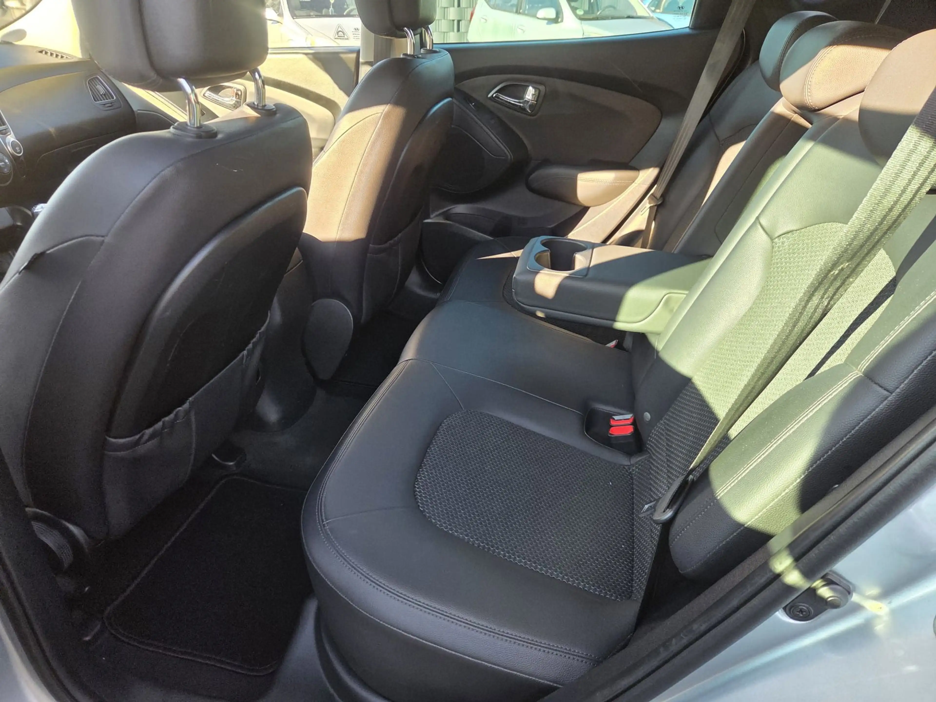 Hyundai iX35 2.0i Active 2010. Climate/Cruise/Trekhaak/Half led — photo 10