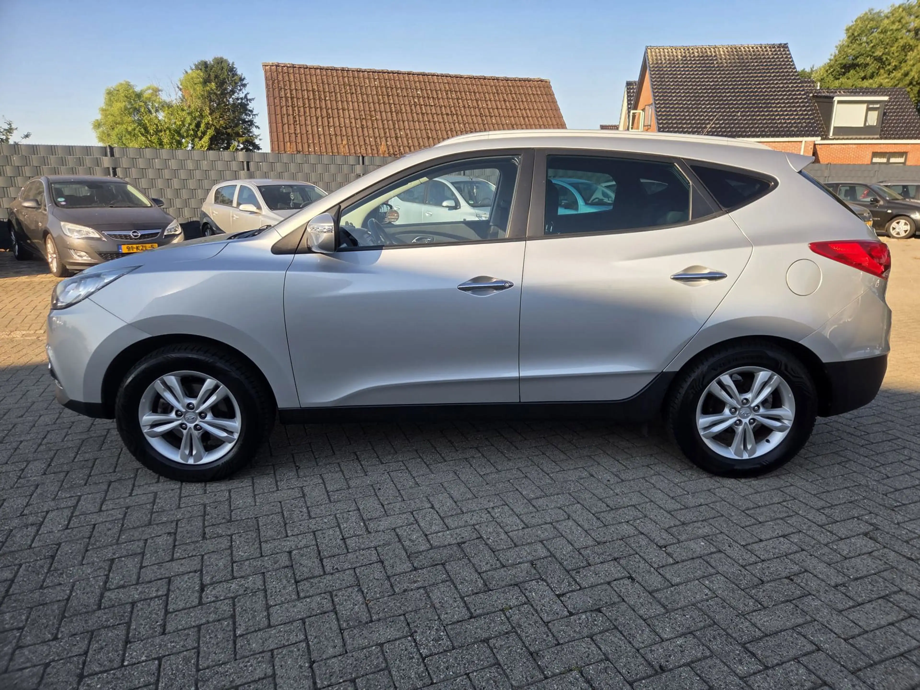 Hyundai iX35 2.0i Active 2010. Climate/Cruise/Trekhaak/Half led — photo 5