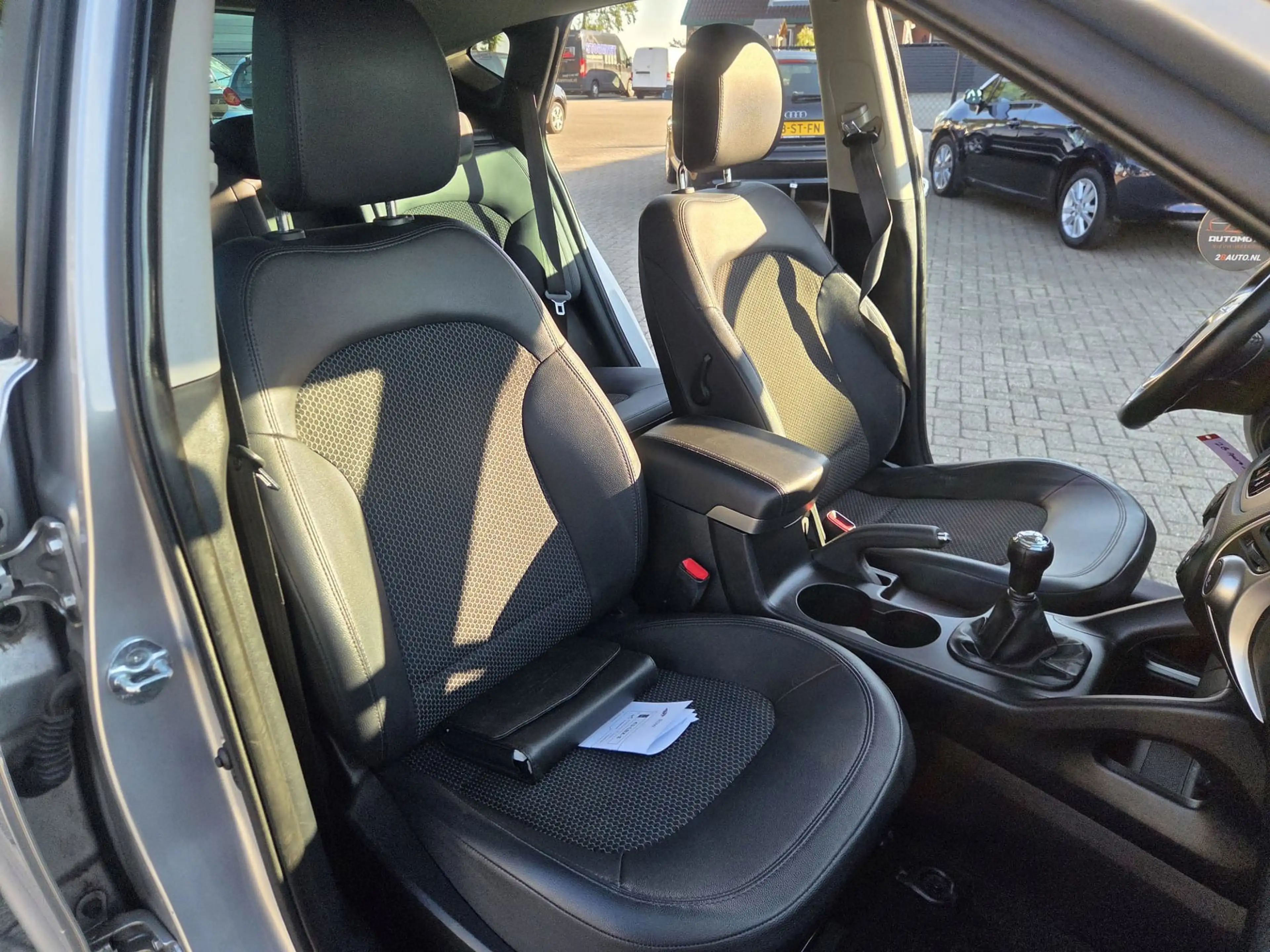 Hyundai iX35 2.0i Active 2010. Climate/Cruise/Trekhaak/Half led — photo 11