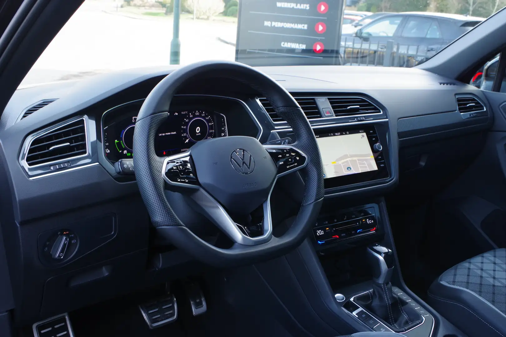Volkswagen Tiguan 1.4 TSI 245 PK eHybrid R-Line BNS PHEV, Panoramada Zwart - 2